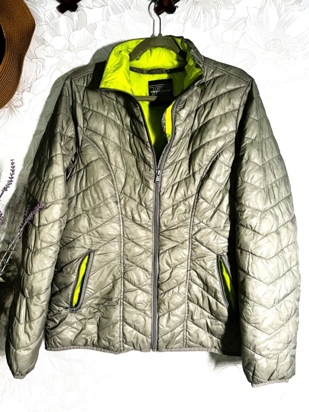 Tek Gear Womens Lightweight Athletic Quilted Jacket Gray Size L Neon Yellow Lini